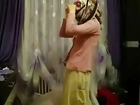 Türbanlının amını okşayıp sikiyor