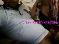 Kocasına oral Yapan türbanlı sikiş